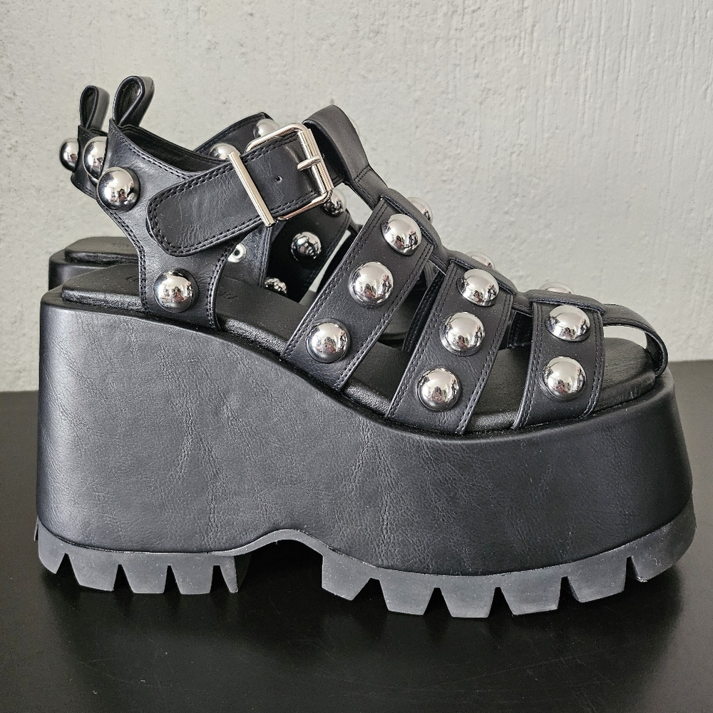 Current Mood Black Platform Sandals - Picture 2 of 9